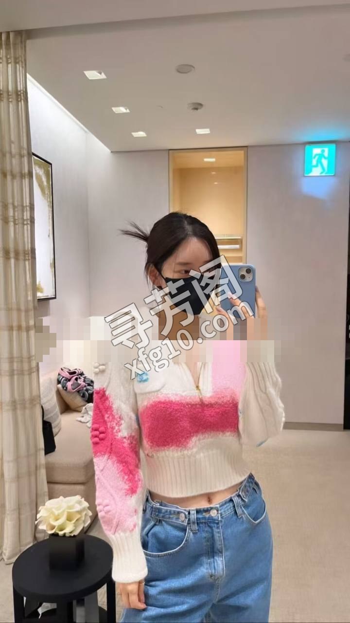 兼职妹子，据说是欠钱 2