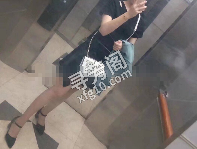只发闪照，安全意识很强的少妇， 2