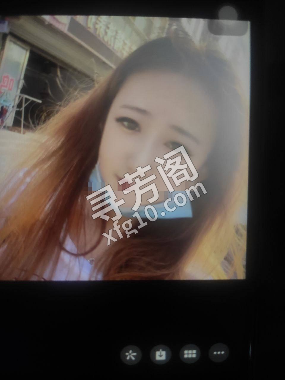 地铁站附近 一个刚下 3