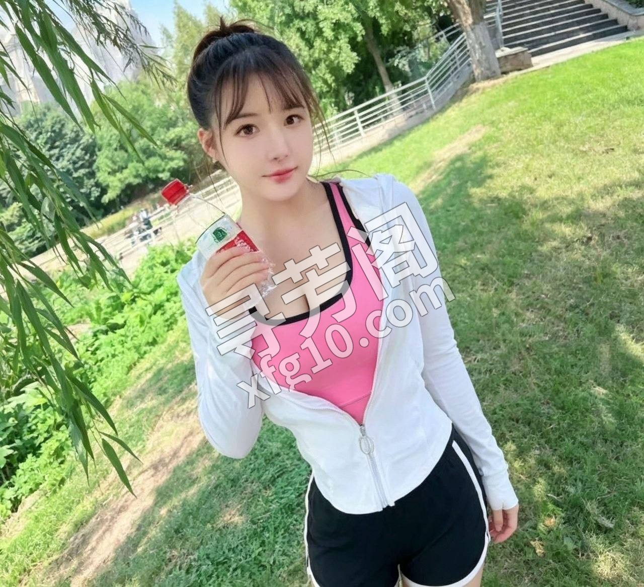 天桥区水岸名邸19岁新下海自己做的小骚货 2