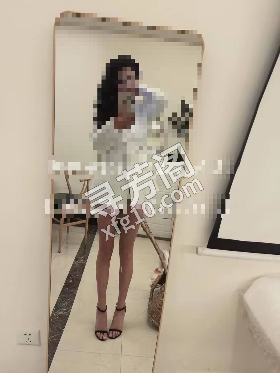 自称混血，有房也外卖 2