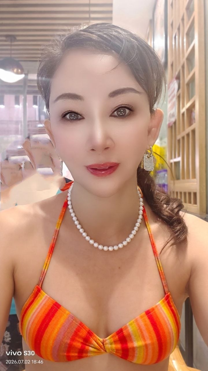 深圳罗湖的岚姐，熟女风情正浓，丰满的身段 8