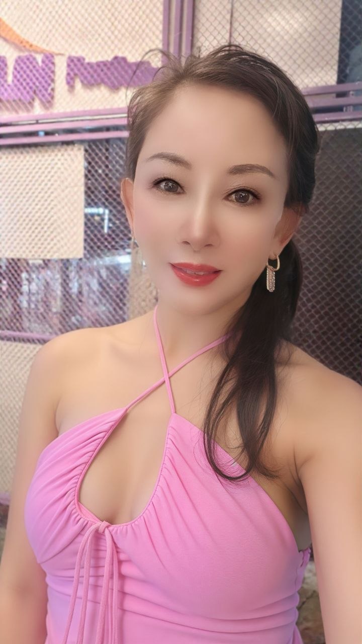 深圳罗湖的岚姐，熟女风情正浓，丰满的身段 11