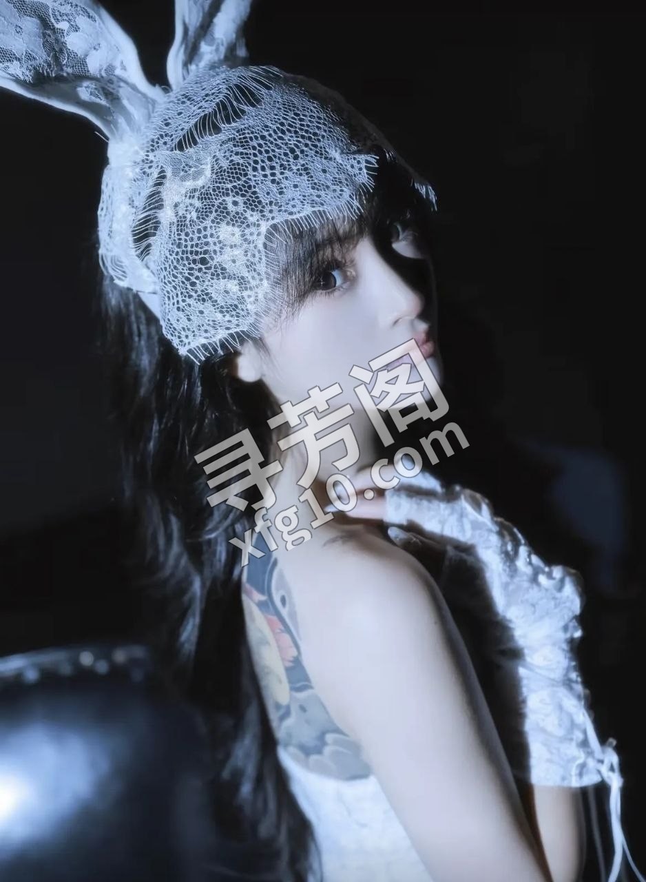 在哈尔滨的深夜，一位20岁符文妹妹正赤裸着躺在床上 2