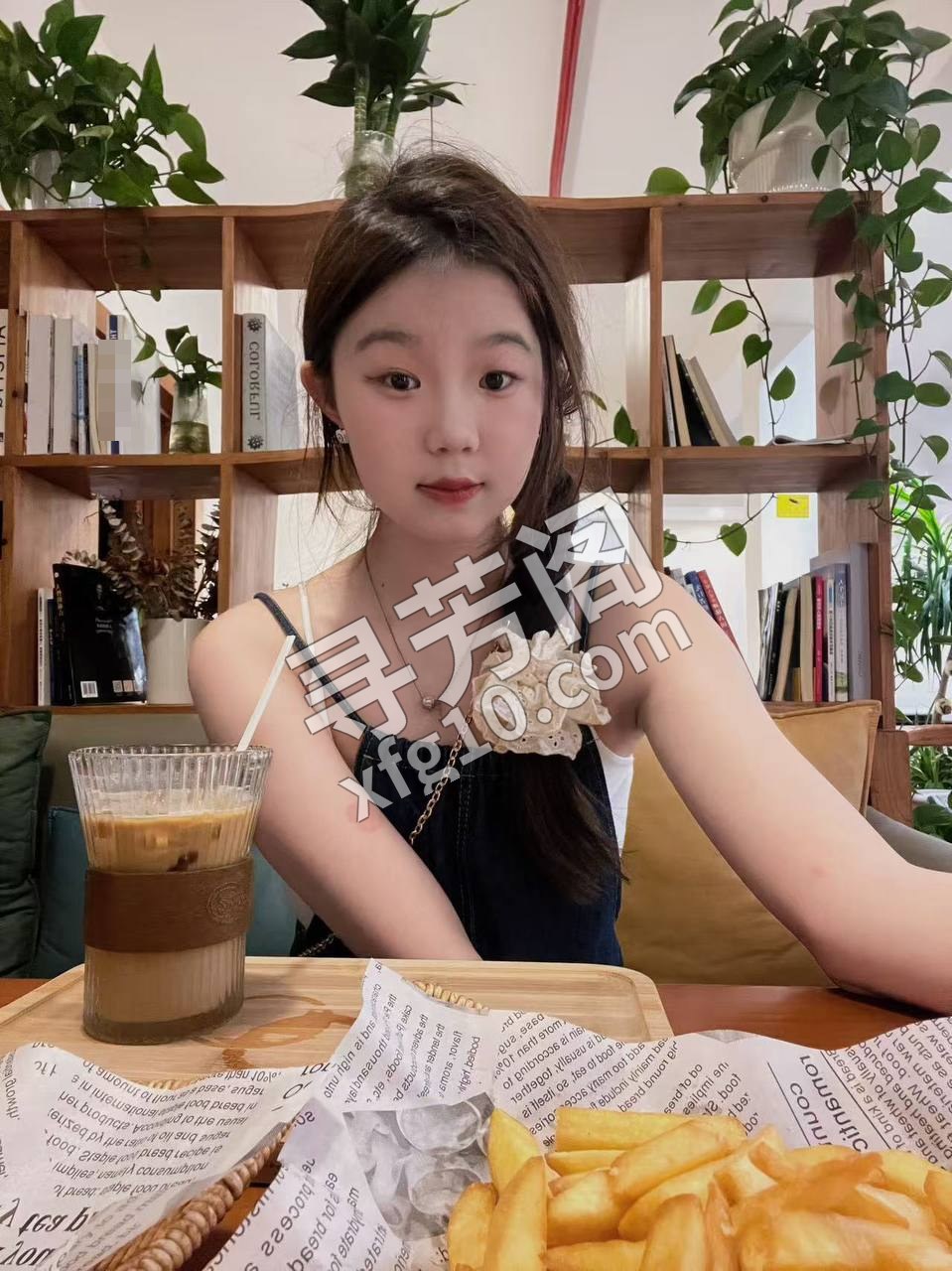 露露 ☎️ 📲 🗂 0 份报告 好评0% |颜值0|胸部0 中评0% |皮肤0|腿部0 差评0% 4