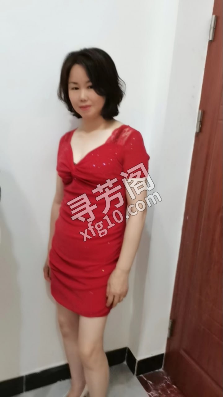 韵味十足熟女 几岁：38 身高：162 体重：55KG 胸围：32D 项目:有洗吹做，漫游，69互舔，波推 3