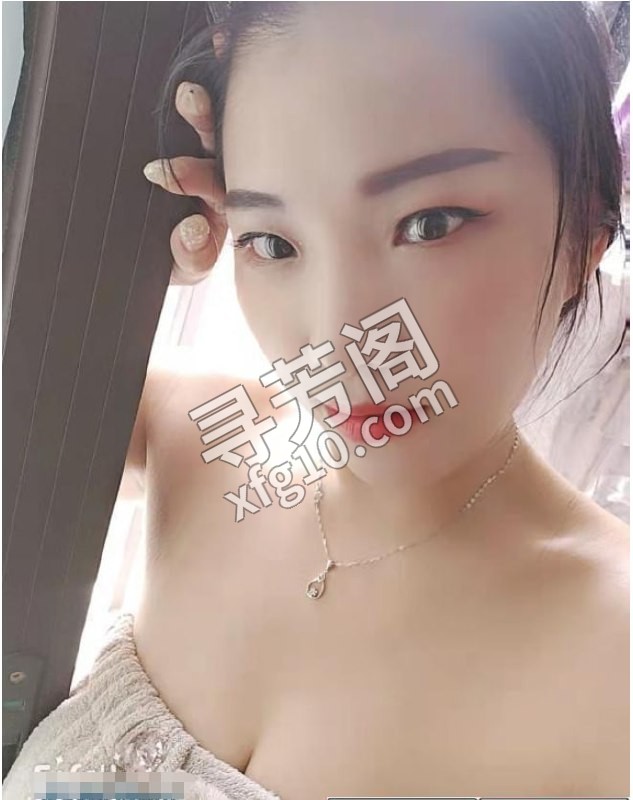 嘉禾舌吻小姐姐 位置 几岁 25岁-30岁 颜值＝ 6分 费用明细 400 项目 鸳鸯浴，舌吻、波推，漫游 2