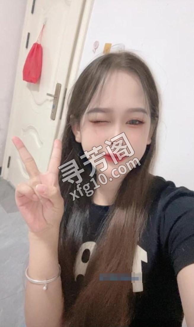 s腰水汪汪 位置 几岁 20岁-25岁 颜值＝ 8分 费用明细 600 项目 口爆 69 胸推 臀推 漫游 2