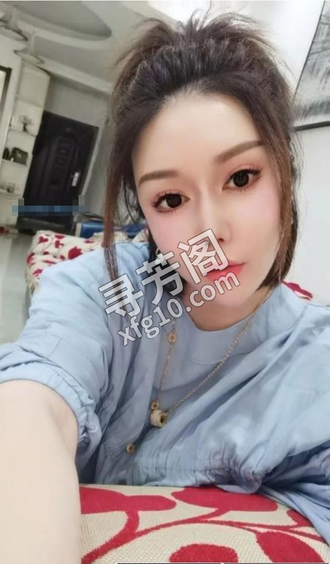 汉口体验大胸妹 位置 几岁 25岁-30岁 颜值＝ 6分 费用明细 500 项目 胸推，制服诱惑，回马枪 3