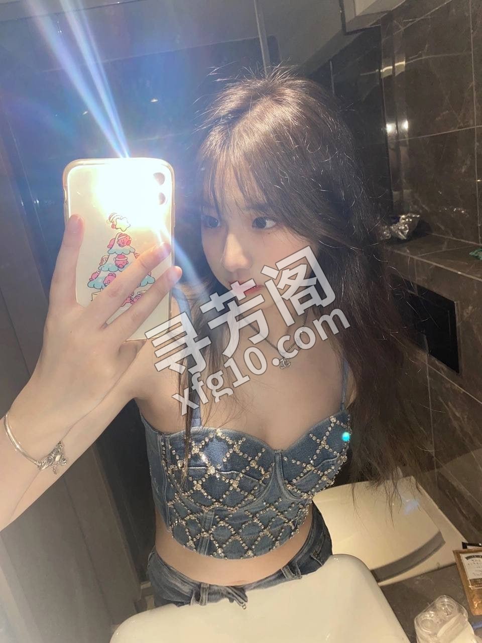 信息分类：楼凤兼职 位置：上海市- 信息来源：论坛 几岁：23 颜值＝身材：苗条型 项目项目：全套项目 2