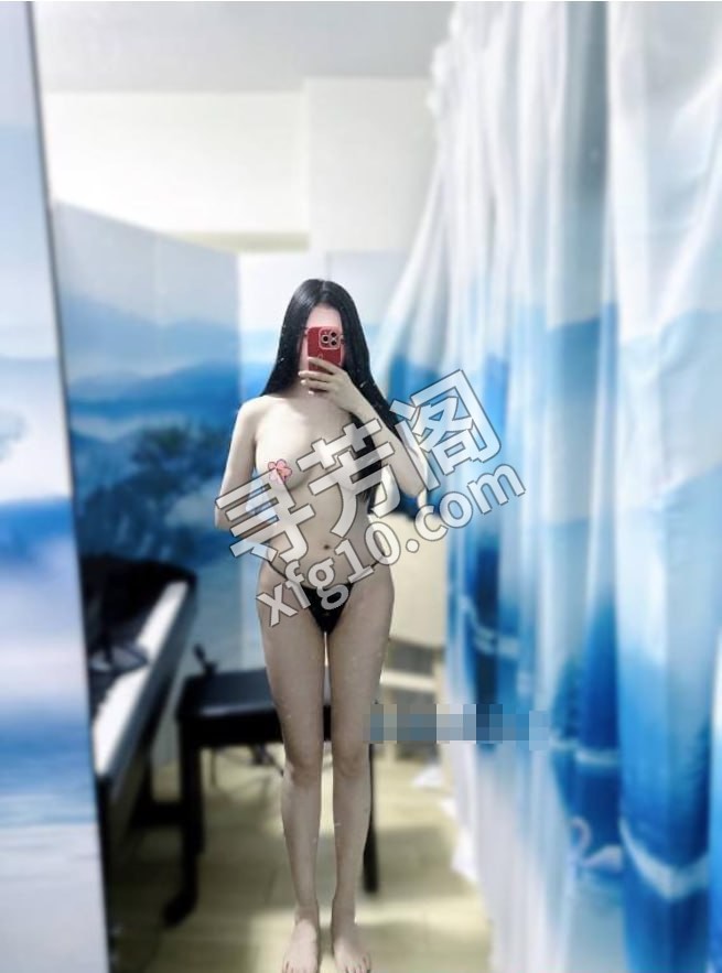 项目系Lili老师 位置 几岁 25岁-30岁 颜值＝ 7分 费用明细 800 项目 全套项目 地球号 2