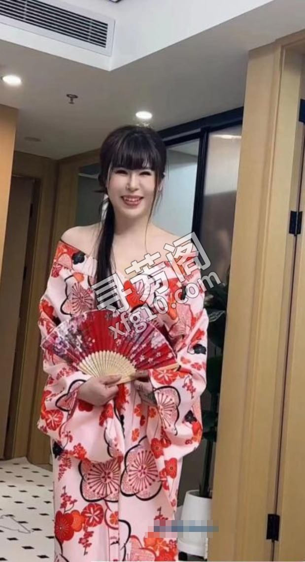 东门百变老师 位置 几岁 25岁-30岁 颜值＝ 6分 费用明细 500 项目 全套AB面，道具，制服，丝袜 2