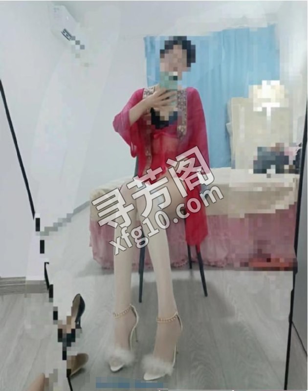 个人丝足女王 地方 年龄 25岁-30岁 颜值： 6分 300 项目 足见，口，手，裸，胸滑，臀推 2