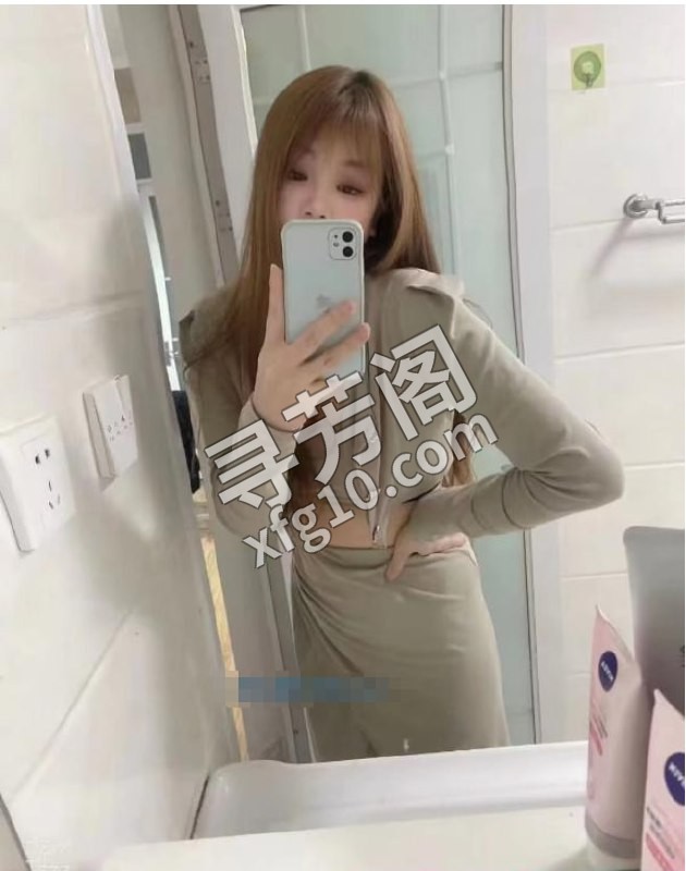 温柔馒头b乖乖女回归 地方 年龄 25岁-30岁 颜值： 6分 400 项目 调情指划胸推走水漫游口69做爱, 4