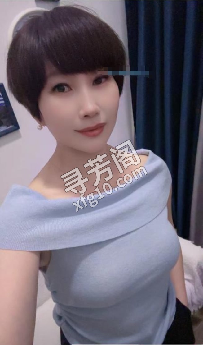 深圳南山柔柔 地方 年龄 30岁-40岁 颜值： 6分 800 项目 波推调情 深喉吹箫 舔蛋 丝袜制服高跟 4
