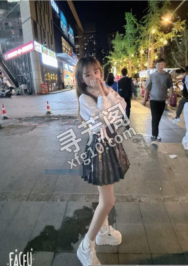 文艺范BT小姐姐 位置 几岁 25岁-30岁 颜值＝ 6分 费用明细 280 项目 丝足半套 裸足 胸推 2