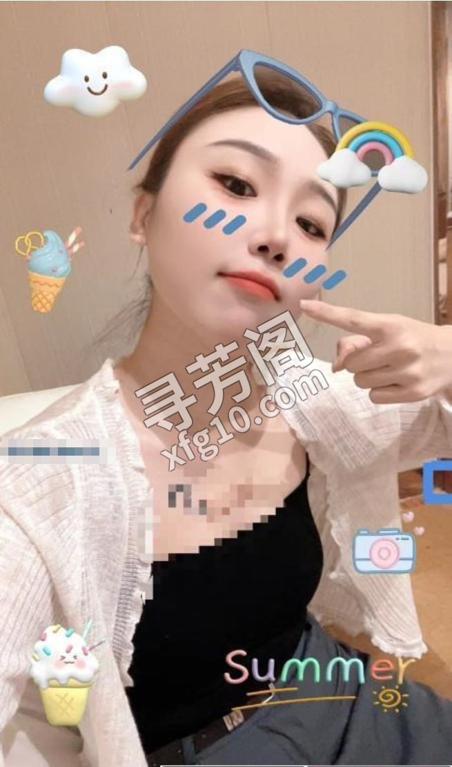 会夹吸小萝莉JOJO 地方 年龄 25岁-30岁 颜值： 6分 400 项目 鸳鸯浴，水中调情，水中箫，舌吻 3