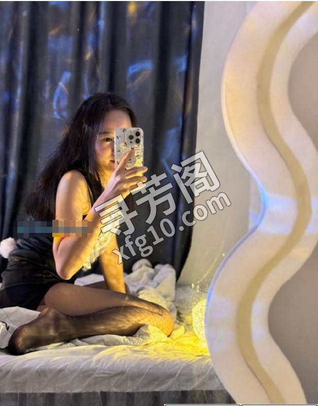 迷人的小妖精 地方 市辖区 年龄 25岁-30岁 颜值： 6分 700 项目 鸳鸯浴 69 口吹 无齿磨棒 2