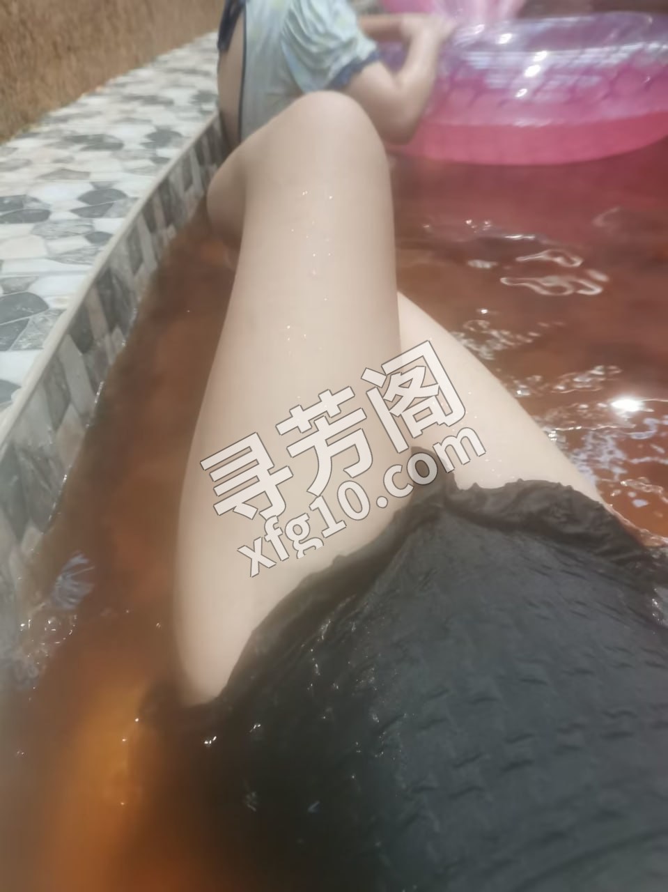定州，18岁刚开苞的妹子 信息分类：楼凤兼职 地方：河北省- 信息来源：保定相亲群 年龄：18 2