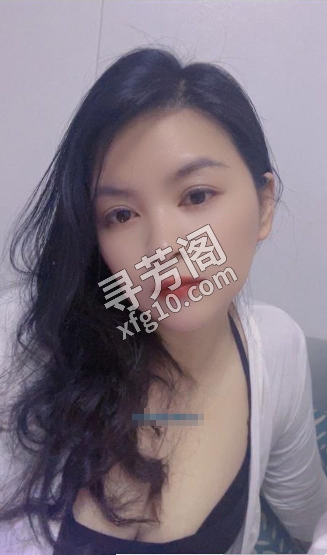 美胸广州林雨欣 地方 年龄 25岁-30岁 颜值： 6分 400 项目 舌吻，深喉，六九，吹箫，毒龙，口爆，爱爱 3