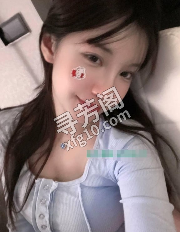 妖娆妹子寻欢记 地方 端州区 年龄 24岁 颜值： 7 600/40分钟 项目 制服，胸推，臀推、毒龙，深喉 2