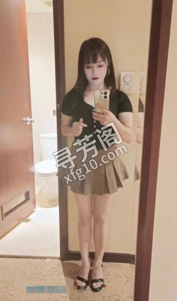 海珠官洲纯情小奶香 地方 年龄 25岁-30岁 颜值： 6分 400 项目 鸳鸯浴，69，舌游刮痧，环保吹 3