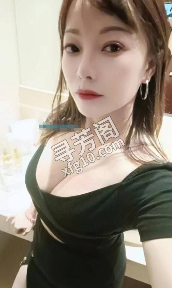 海珠官洲纯情小奶香 地方 年龄 25岁-30岁 颜值： 6分 400 项目 鸳鸯浴，69，舌游刮痧，环保吹 4
