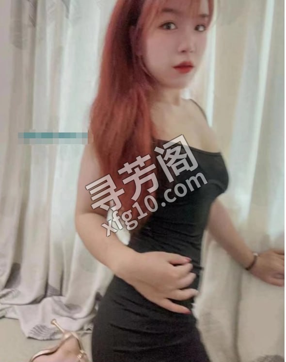 皮肤白嫩的西西 地方 年龄 25岁-30岁 颜值： 6分 300 项目 洗吹做，制服，漫游，波推，冰火 3