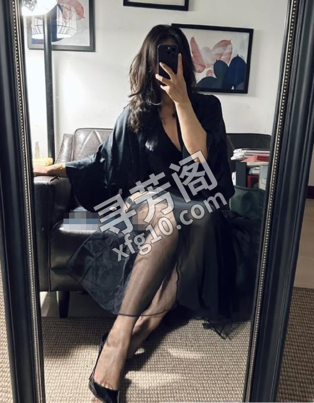 南站小嫂嫂 地区 年龄 30岁-40岁 颜值 7分 价格 800 服务 波推，臀推，69式，冰火，调情，丝足 2
