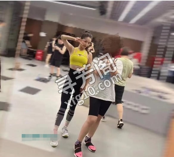 能拍视频的健身教练 地方 广州市 年龄 25岁-30岁 颜值： 6分 700 项目 拍视频，鸳鸯浴，舌吻，毒龙 2