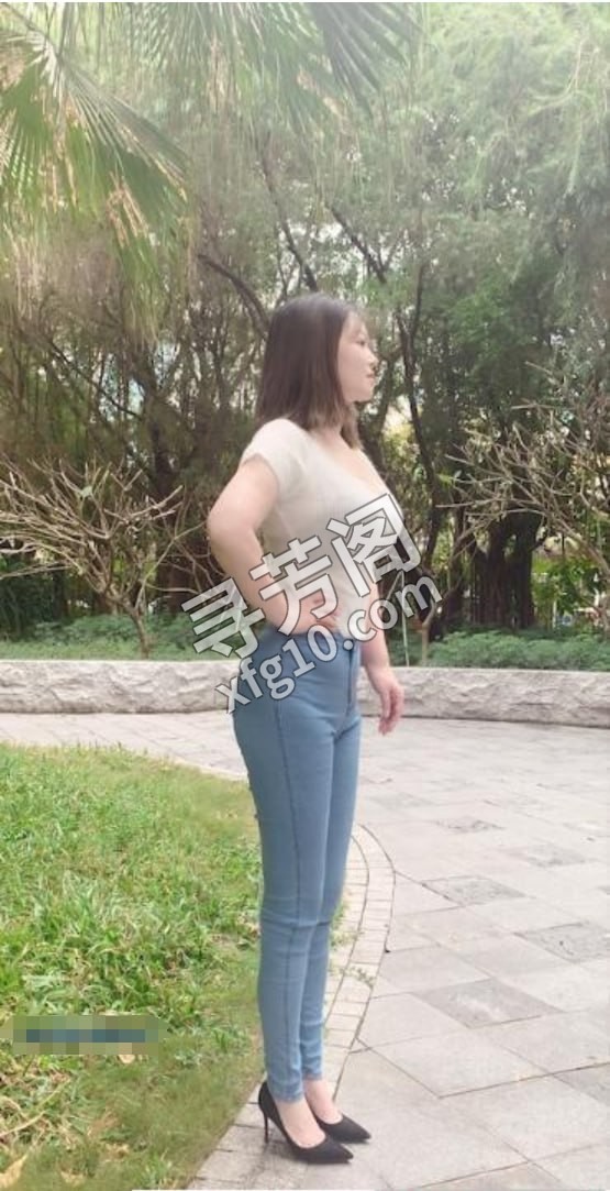 美臂金莲老师 地方 市辖区 年龄 25岁-30岁 颜值： 6分 500 项目 鸳鸯浴，口爆，漫游，爱爱，69 2
