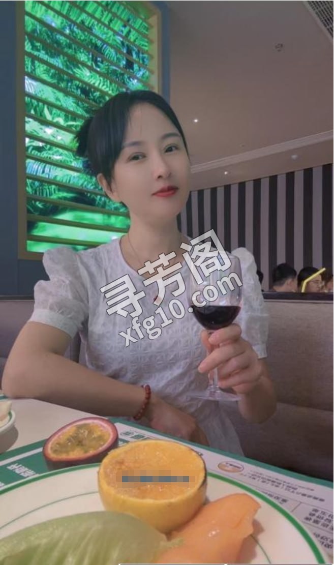 徐汇少妇琳琳 地方 徐汇区 年龄 30岁-40岁 颜值： 6分 600 项目 全套项目 2