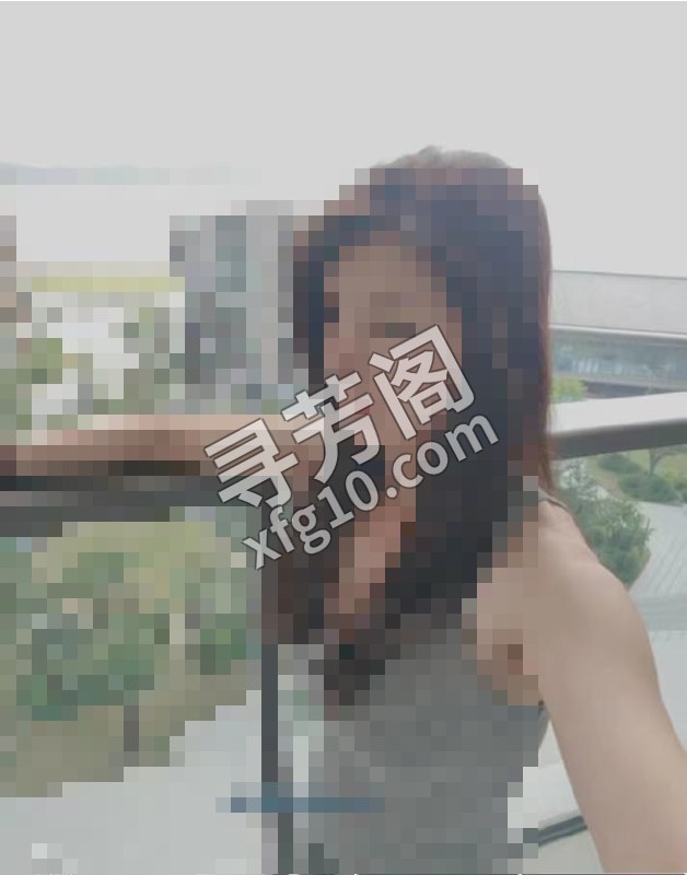 制服美女老师 地方 普陀区 年龄 25岁-30岁 颜值： 6分 700 项目 鸳鸯浴，漫游，胸推，口活，毒龙 2