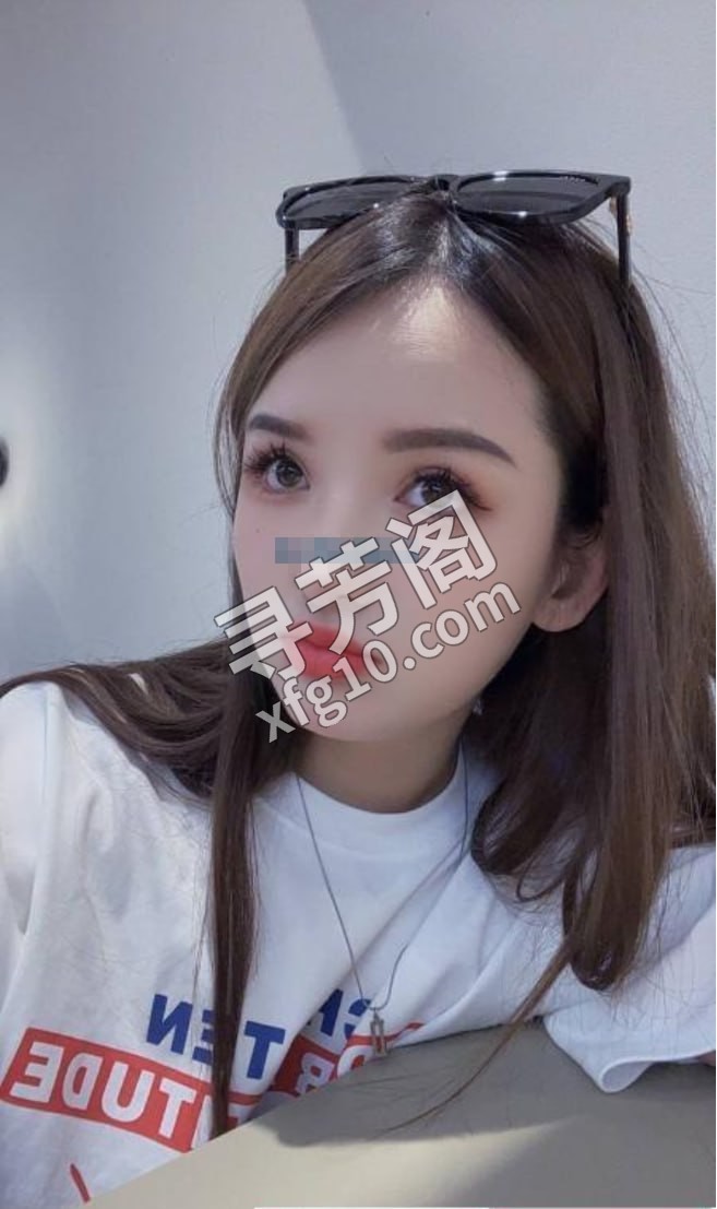 毒龙骚女月亮 地方 朝阳区 年龄 25岁-30岁 颜值： 7分 1000 项目 口活，啪啪，按摩，毒龙，陪浴 2