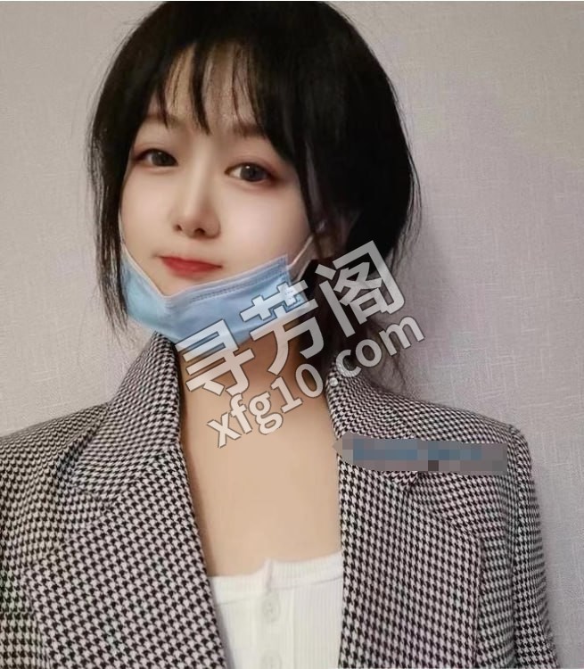 很温柔听话的姐姐 地方 年龄 25岁-30岁 颜值： 6分 600 项目 鸳鸯浴 sm. 角色扮演口爆也可以 2