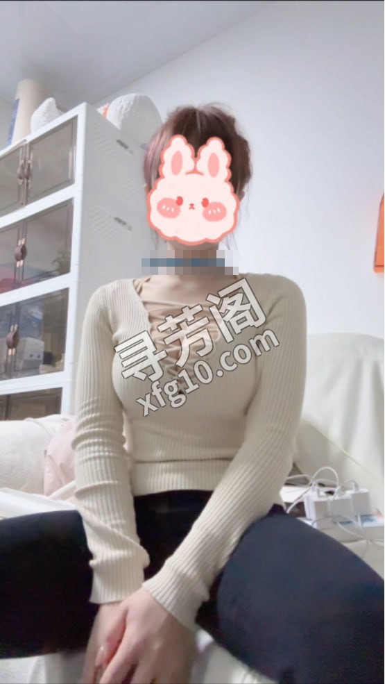 大奶子翘臀健身小姐姐 位置 几岁 25岁-30岁 颜值＝ 7分 费用明细 1200 项目 鸳鸯浴，啵推，口 3