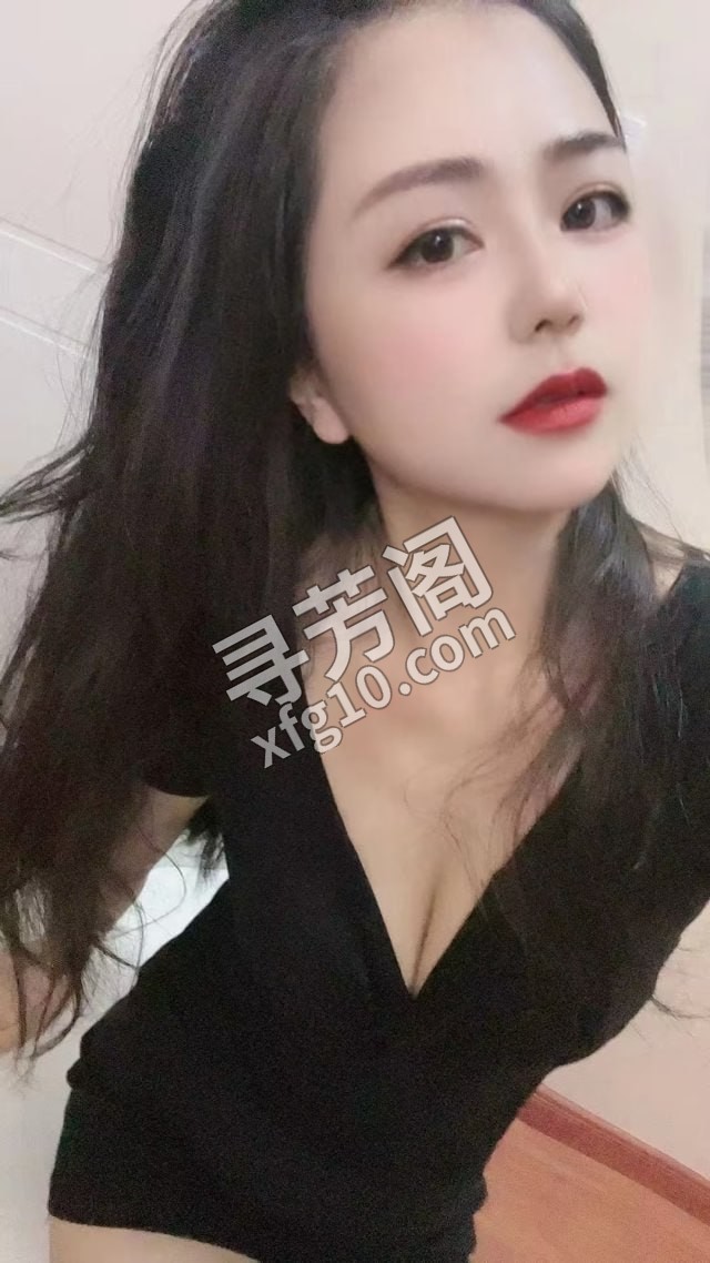 大长腿菲菲 地方 年龄 25岁-30岁 颜值： 6分 500 项目 陪浴，胸推，情趣内衣，阴推，69，口，AA 4