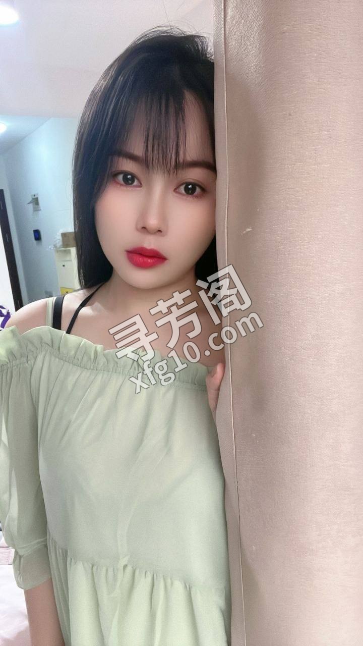 光谷妹胸大水多 地方 年龄 25岁-30岁 颜值： 6分 400 项目 陪浴，乳交，舔蛋蛋，口交，漫游，啪啪 3