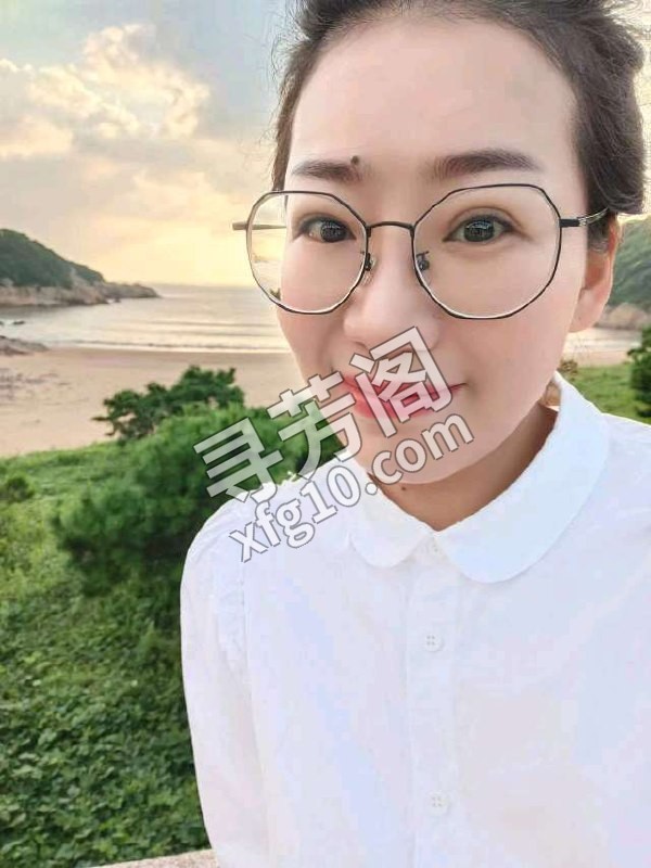 语文老师苏菲 地方 徐汇区 年龄 30岁-40岁 颜值： 6分 800 项目 调情，指滑，胸推，臀推，丝足 3