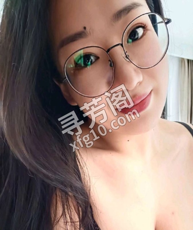 语文老师苏菲 地方 徐汇区 年龄 30岁-40岁 颜值： 6分 800 项目 调情，指滑，胸推，臀推，丝足 7