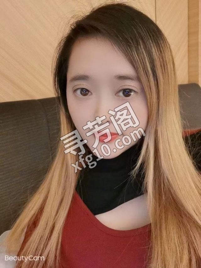 珠海肥臀幼师 地方 年龄 25岁-30岁 颜值： 6分 350 项目 洗吹做 鸳鸯浴 制服 丝袜 4