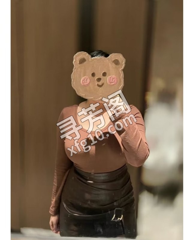 成都不限火美甲师 地方 年龄 25岁-30岁 颜值： 6分 450 项目 该有都有 2