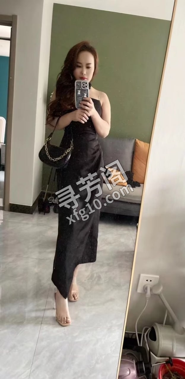 黑丝川妹 地方 年龄 25岁-30岁 颜值： 6分 500 项目 全套莞式项目 7