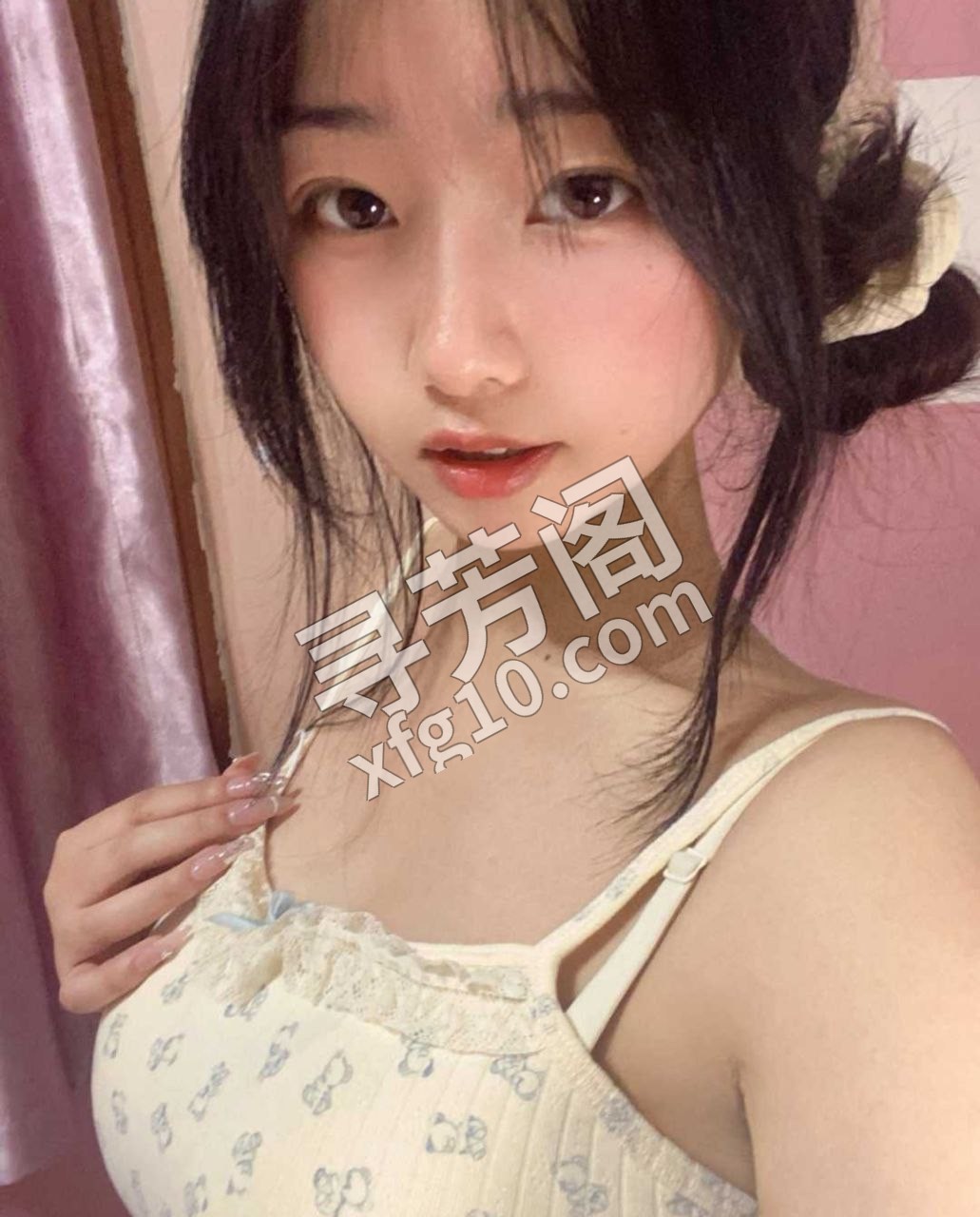 体验小短腿抱着来 评价 10分 地址 年龄 21 颜值 9分 价格 1000/90分钟 服务项目：鸳鸯浴 2