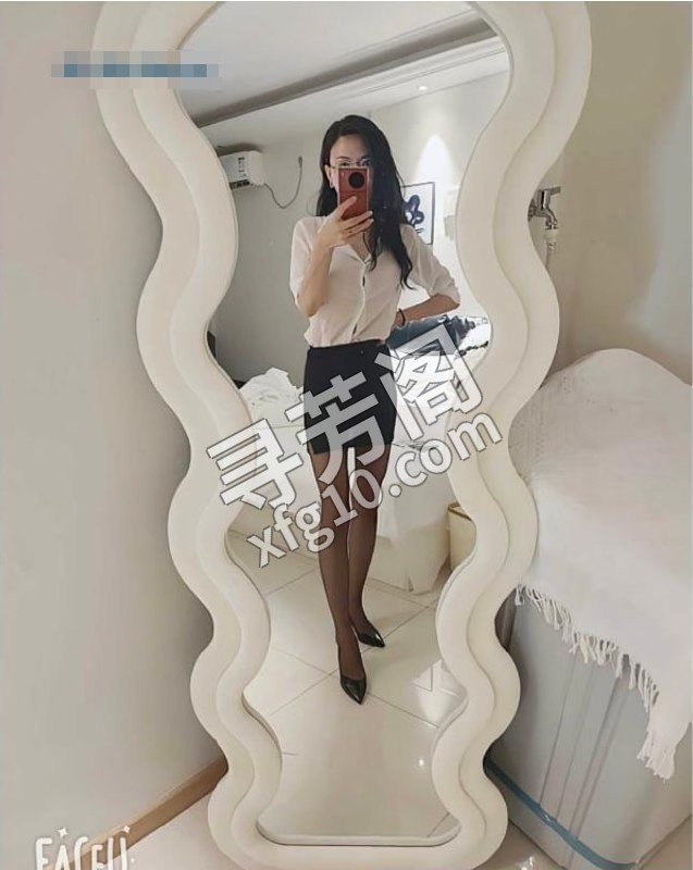 极具气质的喷水淫娃 地方 朝阳区 年龄 30岁-40岁 颜值： 6分 900 项目 陪浴， 2