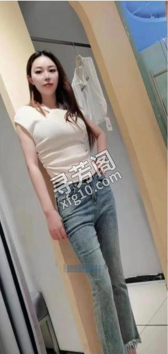 高挑身材的球球 地区 年龄 25岁-30岁 颜值 6分 价格 300 服务 鸳鸯浴，按摩，指划，舌吻，胸推 3