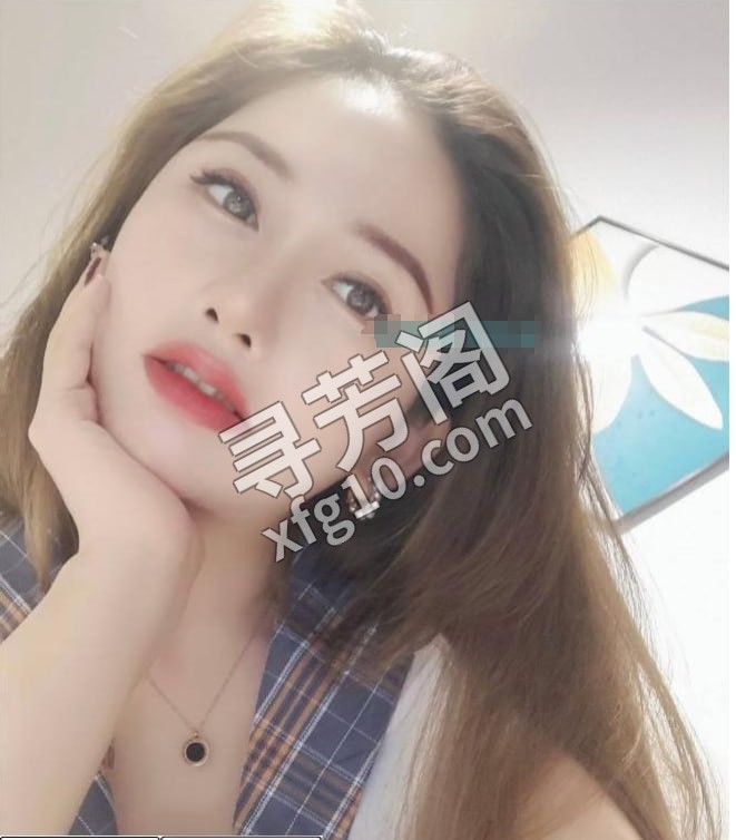 双飞性价比少妇 地方 年龄 25岁-30岁 颜值： 6分 500 项目 洗澡、丝袜、毒龙、舔、双飞、拍视频 2