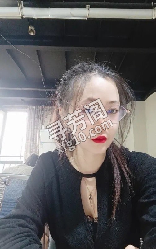 长沙岳麓少妇老师 地方 年龄 25岁-30岁 颜值： 6分 600 项目 胸推，舌吻，啪啪，深喉，69，漫游 2