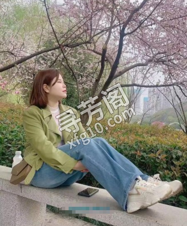 项目系风骚少妇 地方 年龄 30岁-40岁 颜值： 6分 350 项目 陪浴，按摩，全套，啪啪 2