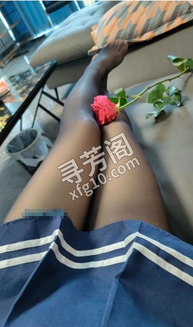 雨花区不胖的胖妞 地方 年龄 25岁-30岁 颜值： 6分 400 项目 洗澡、艳舞、床前调情、指划、胸推 4